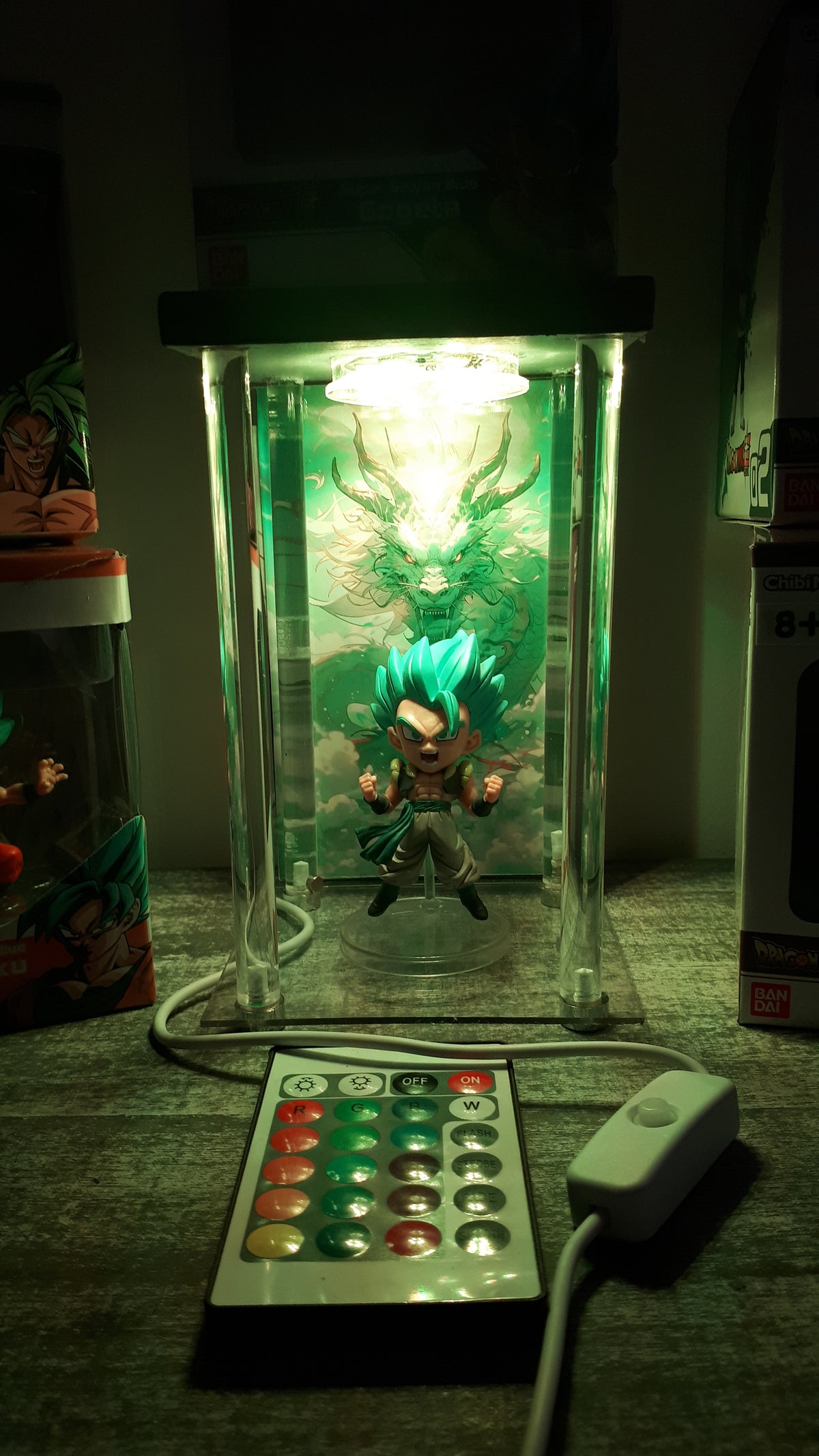🐉 Lot Dragon Ball Super : 5 figurines Chibi Masters (Goku, Vegeta, Gogeta, Broly, Freezer) + Lightbox LED ShinyGeeck décor dragon